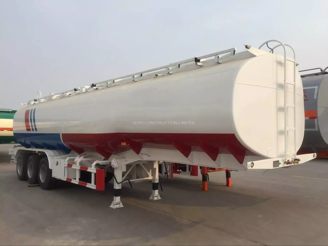 Water transport three axles 4 compartments tanker trailer