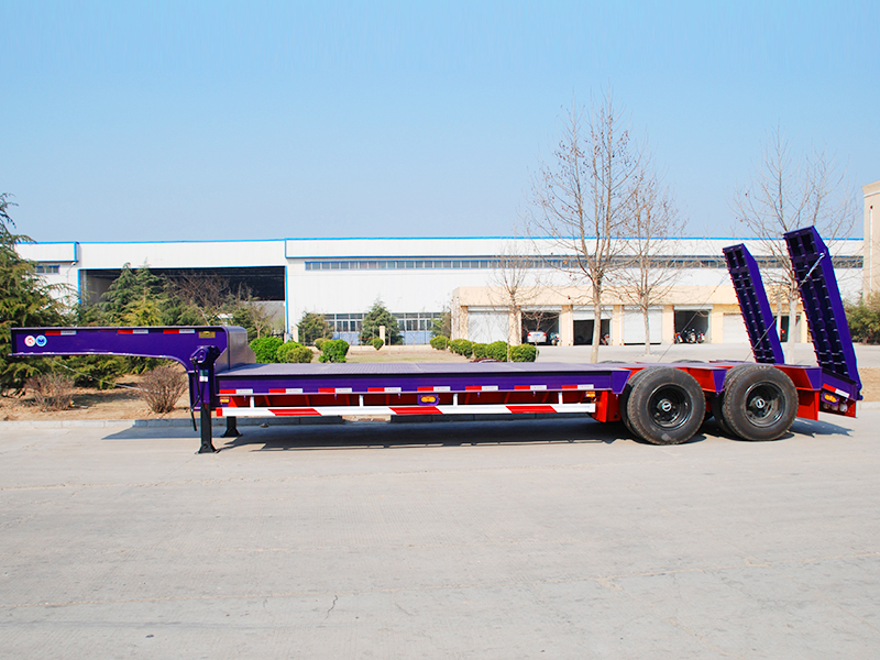 Three axles transport heavy machines low bed trailer